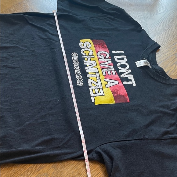 Gildan Black 'I Don't Give a Schnitzel' Men's Tee - Picture 3 of 4